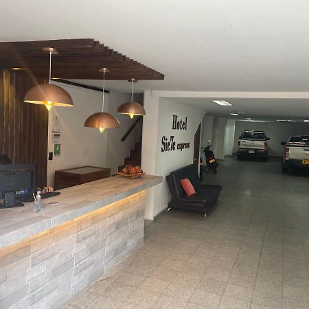 Hotel Sie7E Express เมเดยิน ภายนอก รูปภาพ